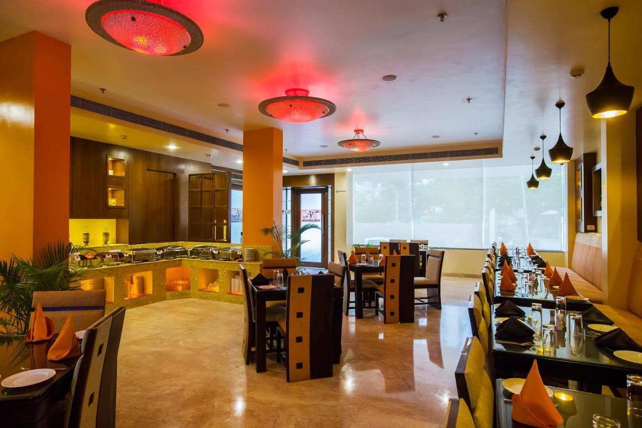 Hotel Kapish Smart-All Pure Veg Jaipur Exteriör bild