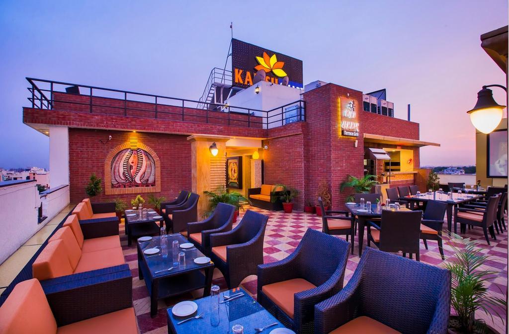 Hotel Kapish Smart-All Pure Veg Jaipur Exteriör bild