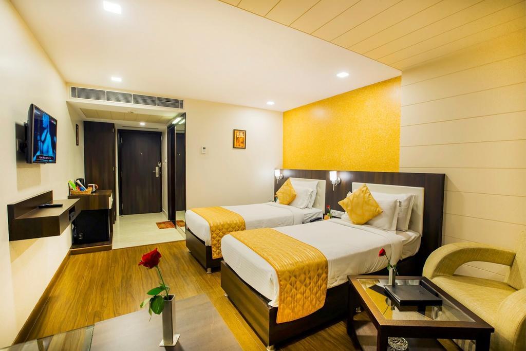 Hotel Kapish Smart-All Pure Veg Jaipur Exteriör bild