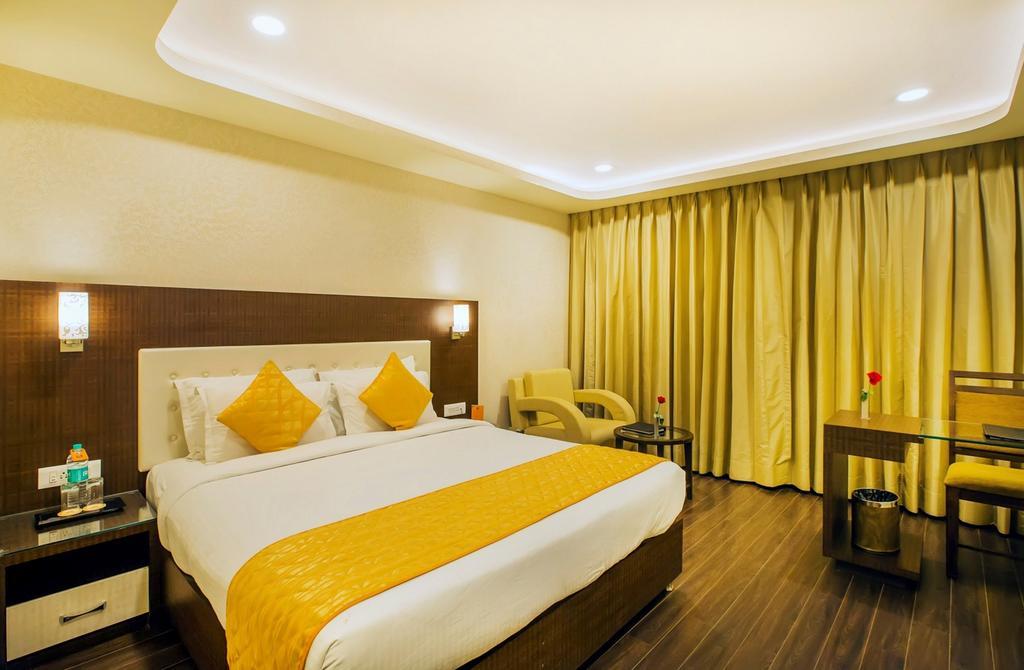 Hotel Kapish Smart-All Pure Veg Jaipur Exteriör bild
