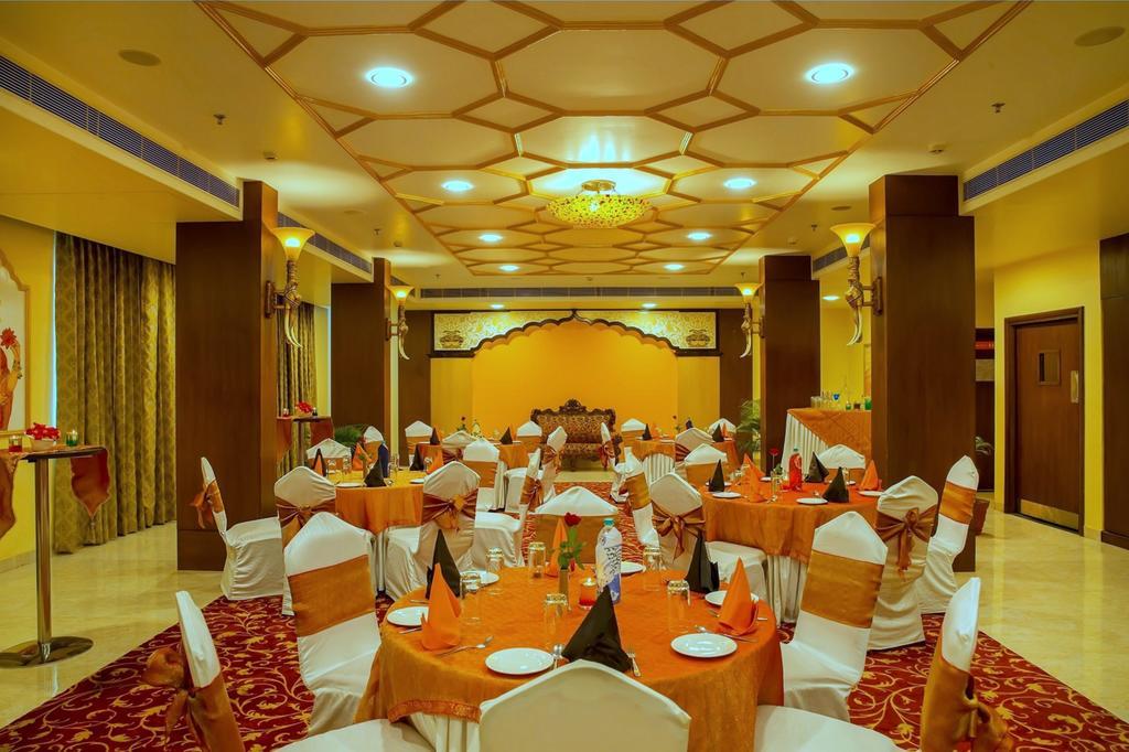 Hotel Kapish Smart-All Pure Veg Jaipur Exteriör bild